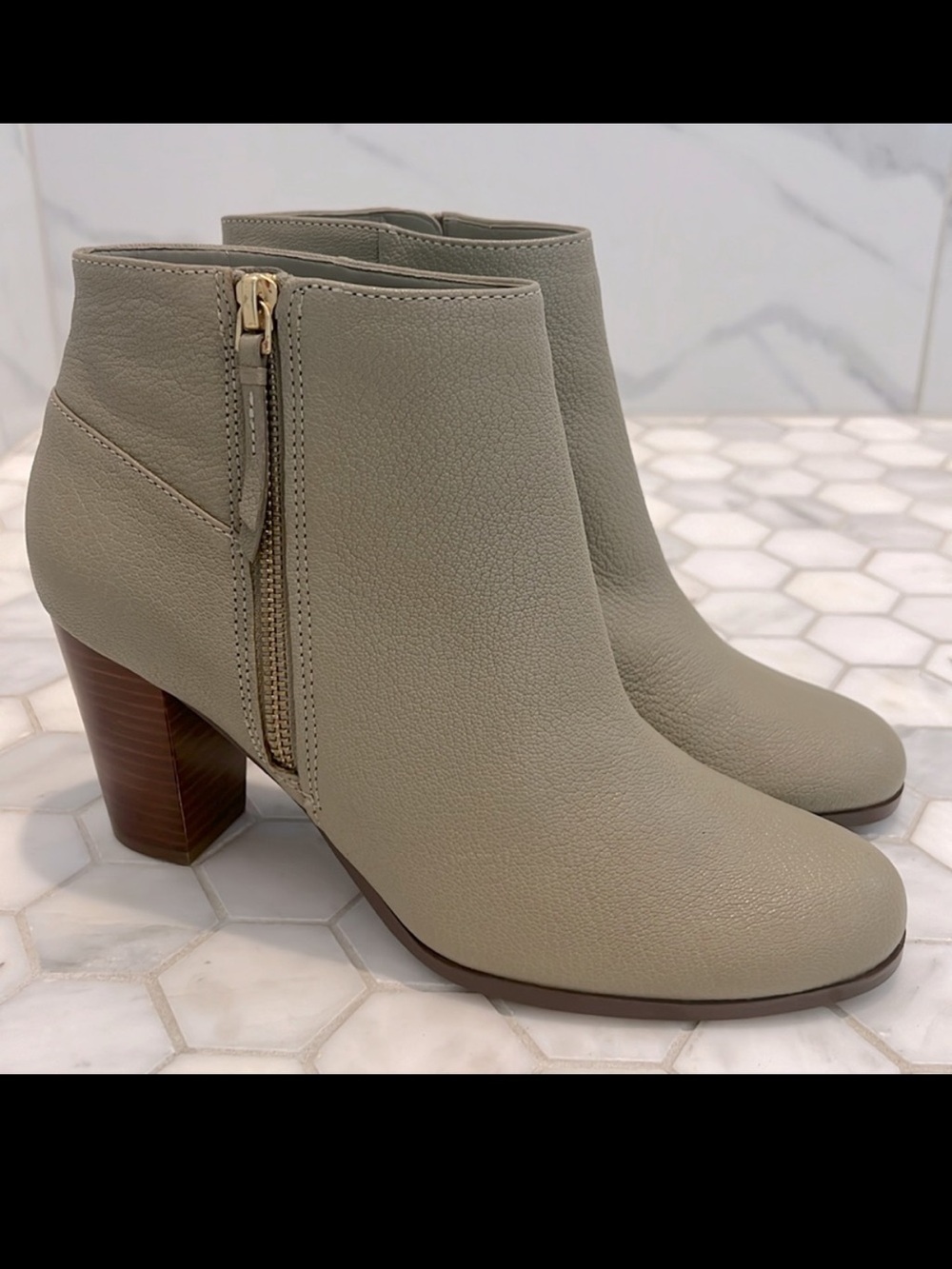 Cole Haan Tan Davenport Block Heel Pebbled Nubuck Leather Ankle Boots 9